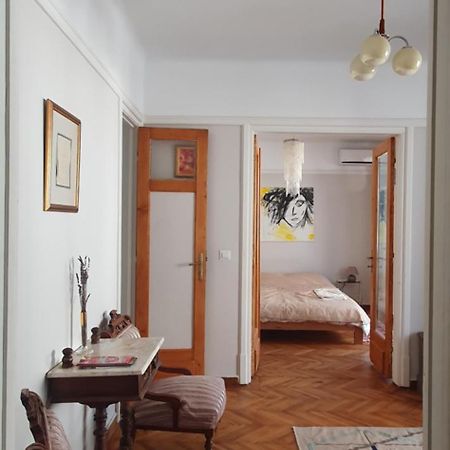 Elegant Apartment Near Rosetti Square Bukares Bagian luar foto